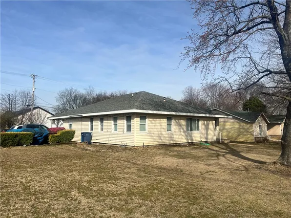 936 S Maxwell St, Siloam Springs, AR 72761