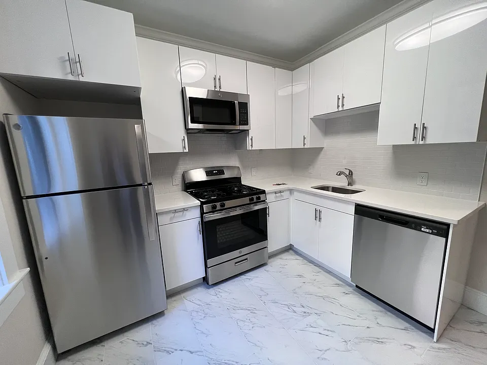92 Longwood Ave #3
