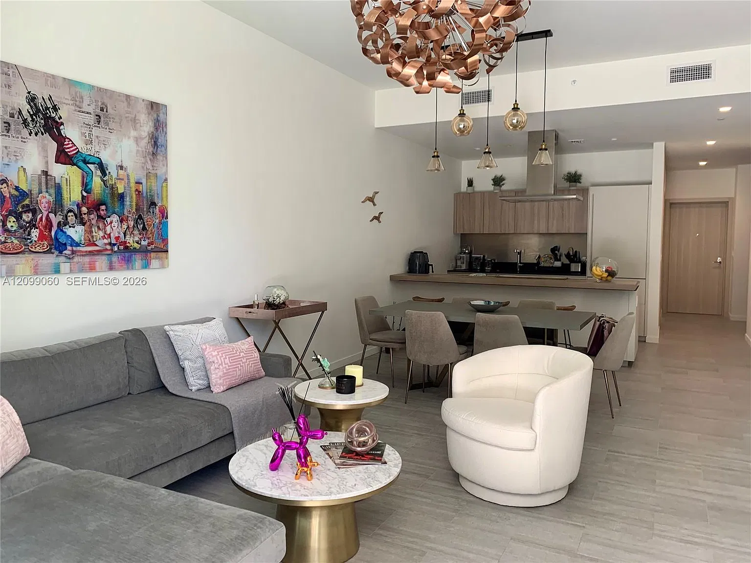 Brickell Flatiron Condo — Photo 2