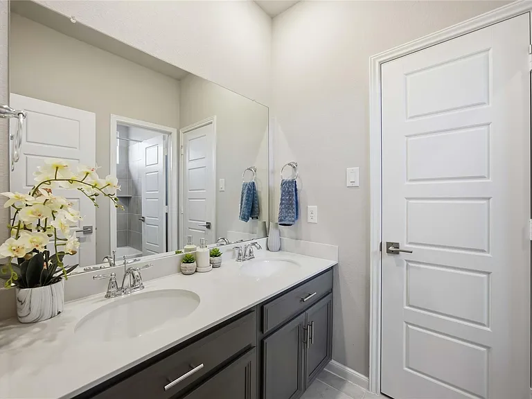 8104 Morning Melody Dr — Photo 24