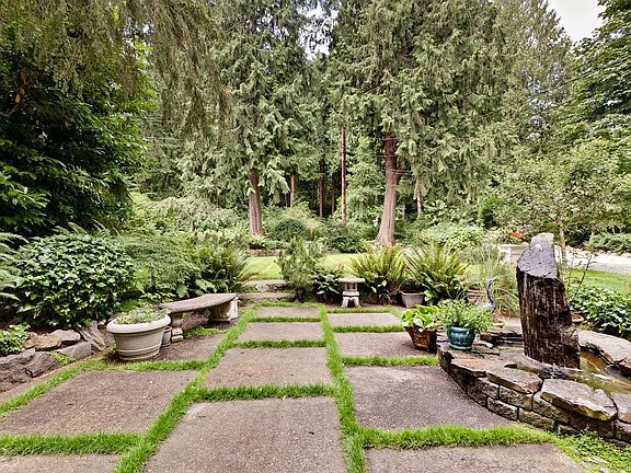 Patio gardens off of DR