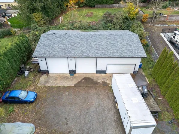 2561 Ross Rd, Abbotsford, BC V4X 1J3