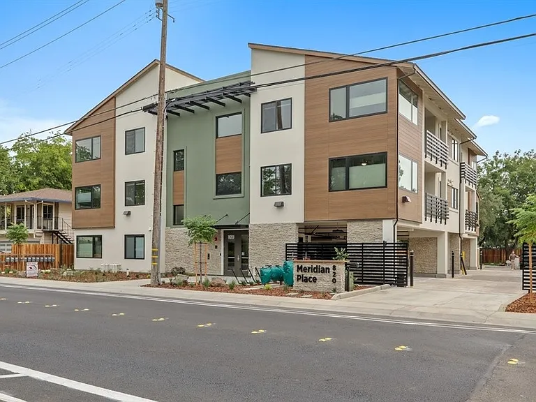 820 B St #302 — Photo 11