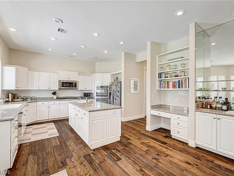 8901 Robinson Ridge Dr — Photo 24