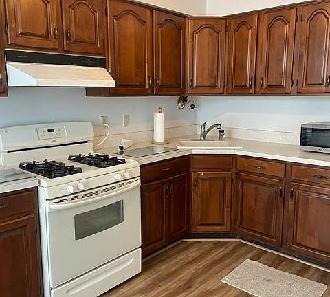 2nd image of 107 Ormsby Ave Floor 2