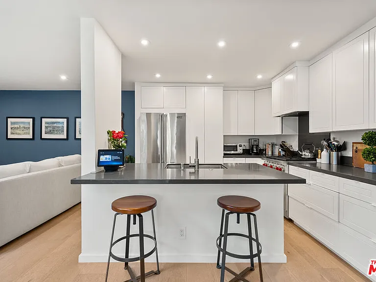 1930 Idaho Ave #3 — Photo 6