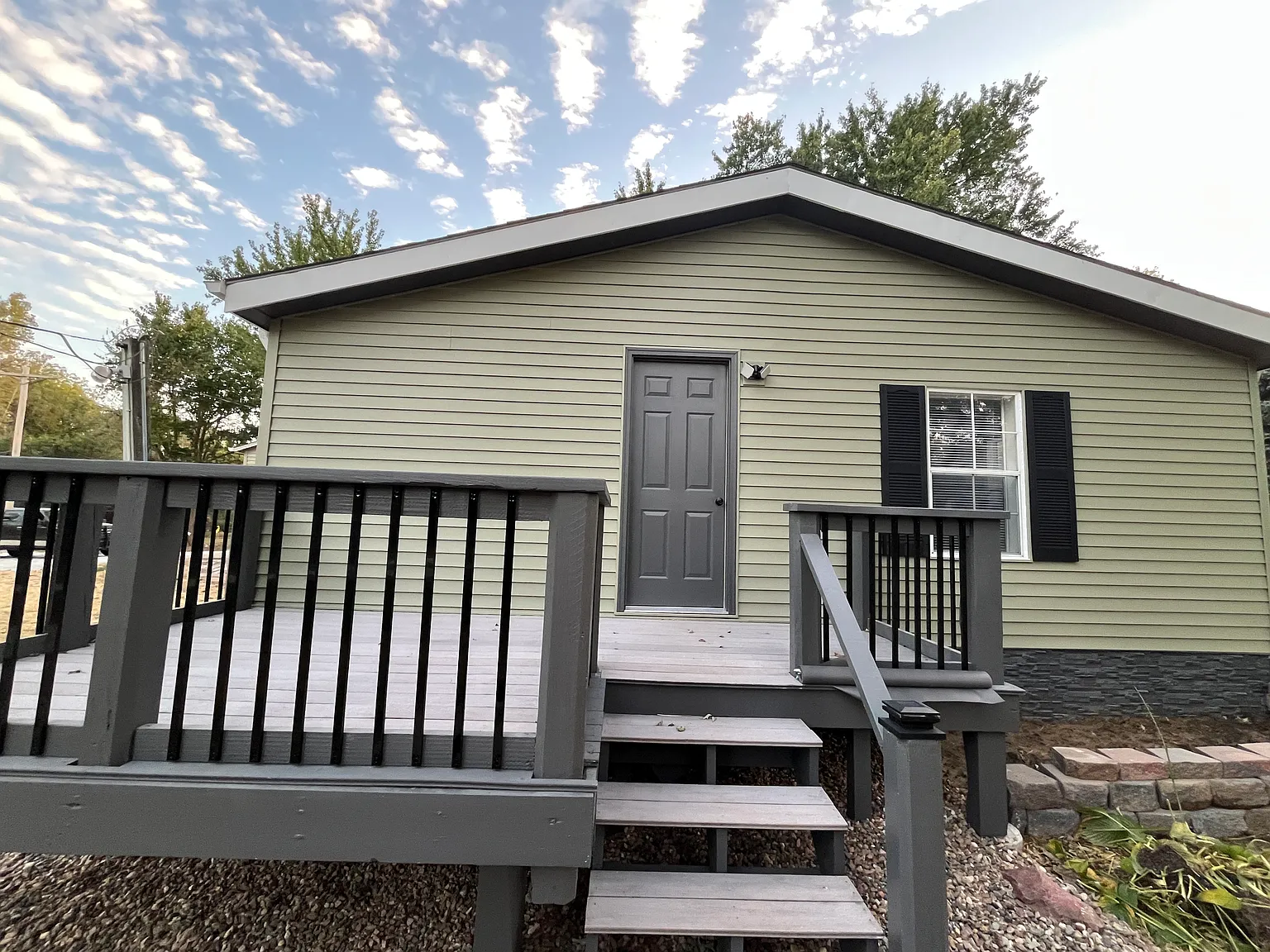 2709 Cook Ct — Photo 2