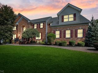 10 Ford Ct, Belle Mead, NJ 08502
