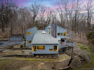 5 Tanglewood Ln, Woodbridge, CT 06525