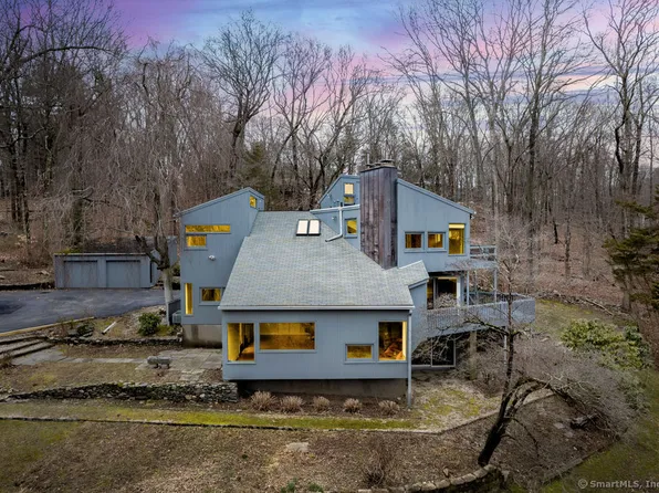 5 Tanglewood Lane, Woodbridge, CT 06525