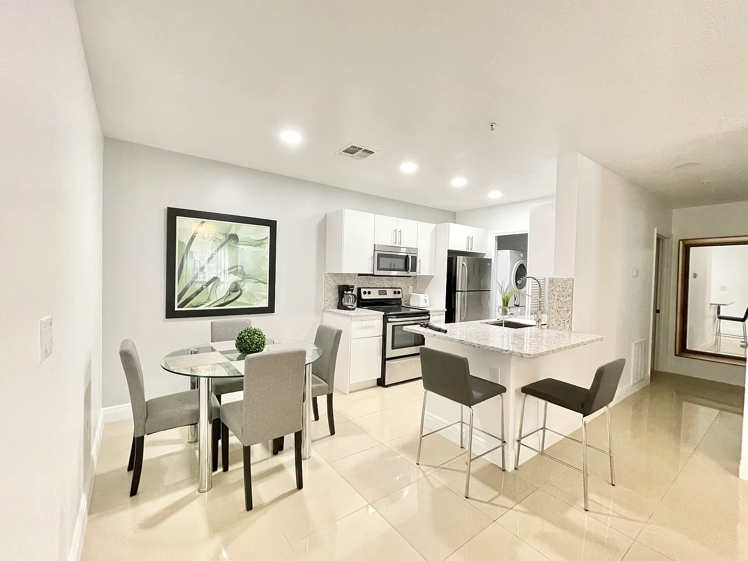 1 bed, 730 sqft, $2,500 — Photo 4