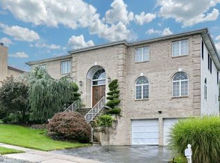 83 Agawam Dr, Wayne, NJ 07470