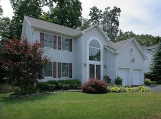 4 Fox Hollow Trl, Bernardsville, NJ 07924