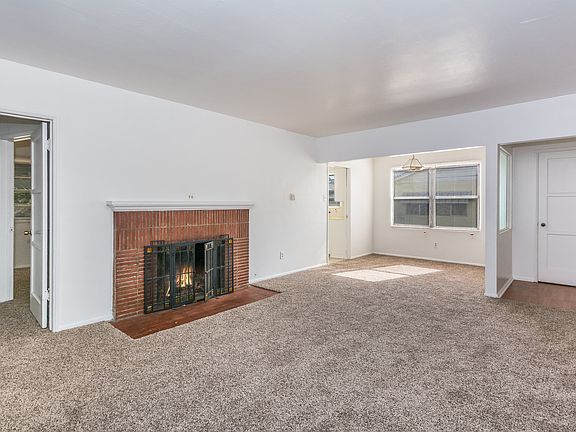 3rd image of 916 W 24th St