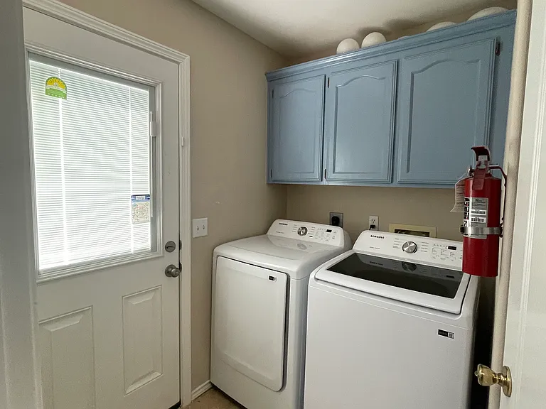 washer and dryer area