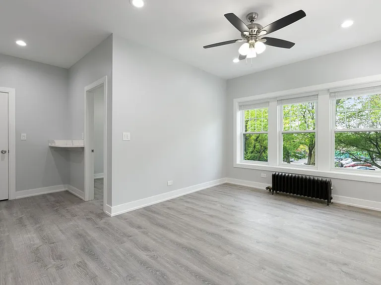 6035-6045 N Winthrop Ave #1055-1067 — Photo 85