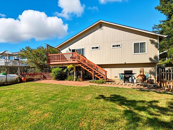 3rd image of 5294 Bel Air Drive W