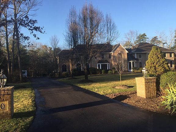 10 Woodsfield - Street view