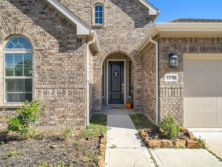 2239 Ginger Trail Ln — Photo 2