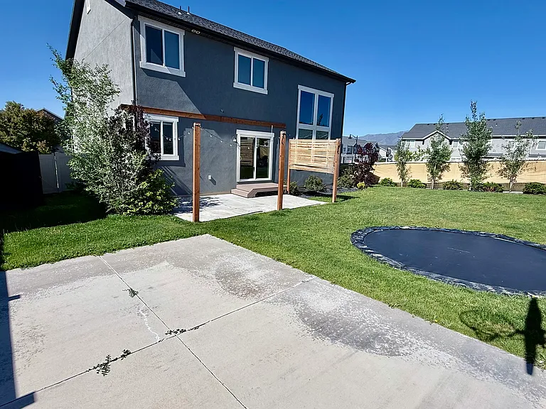 1692 W Quailhill Rd — Photo 4