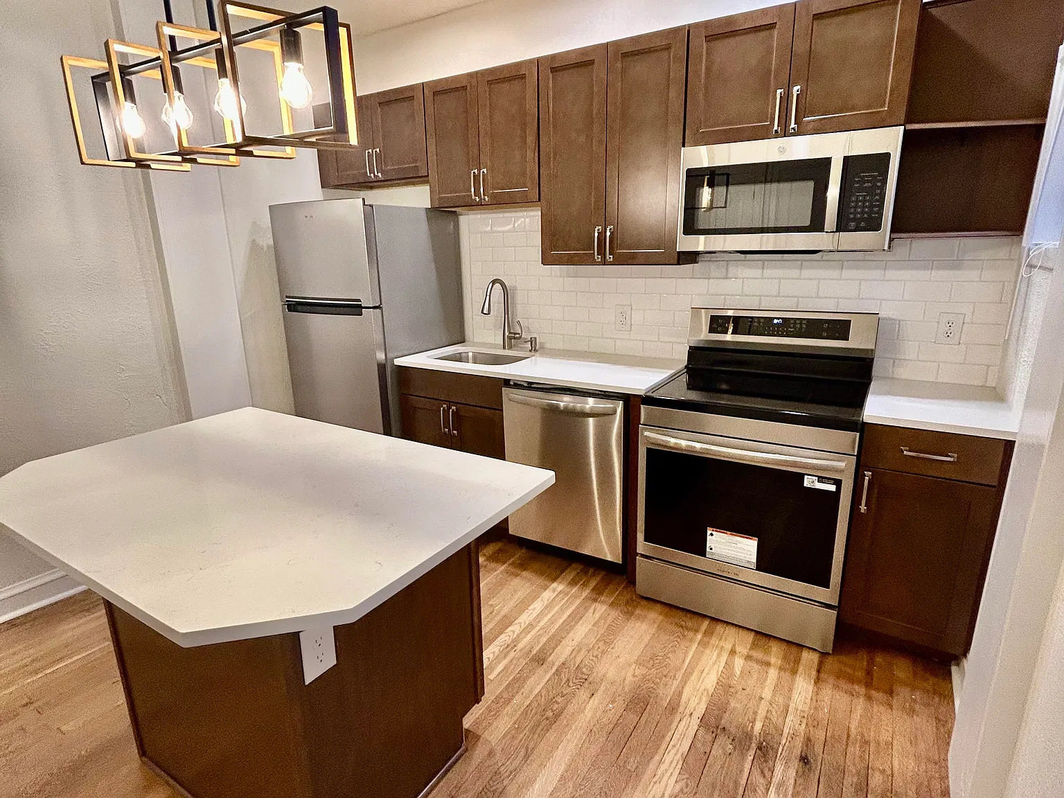 15119 Lake Ave — Photo 4