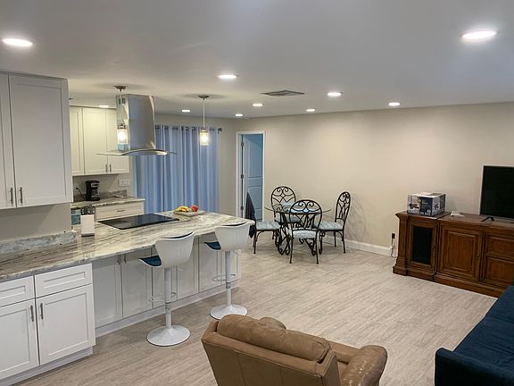 3rd image of 1815 SE 6th Ln