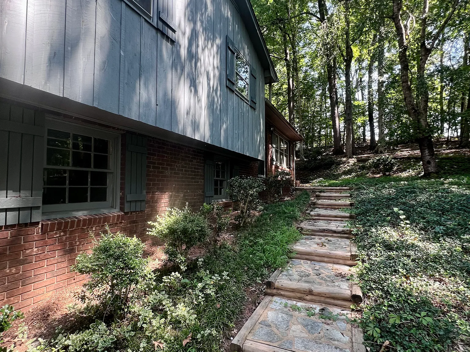 3 bed, 1198 sqft, $1,900 — Photo 3