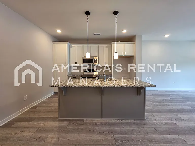 1019 Grand River Blvd W — Photo 16
