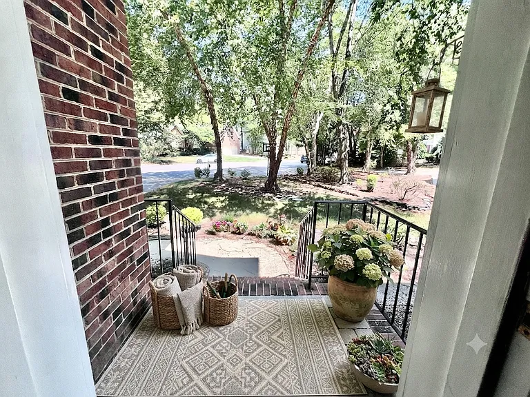 113 Lulworth Ct — Photo 4