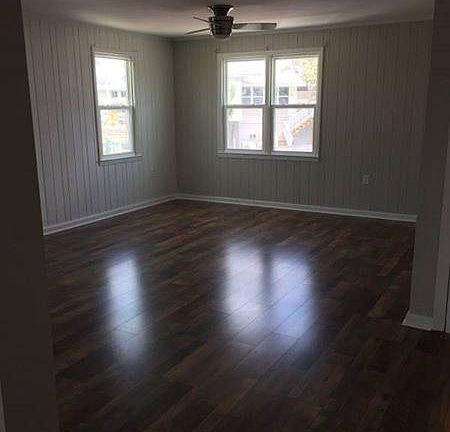 Updated kitchen with breakfast bar