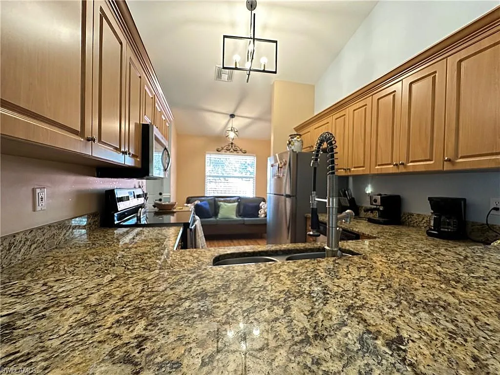 2 bed, 2.0 bath, 1225 sqft, $3,800 — Photo 4