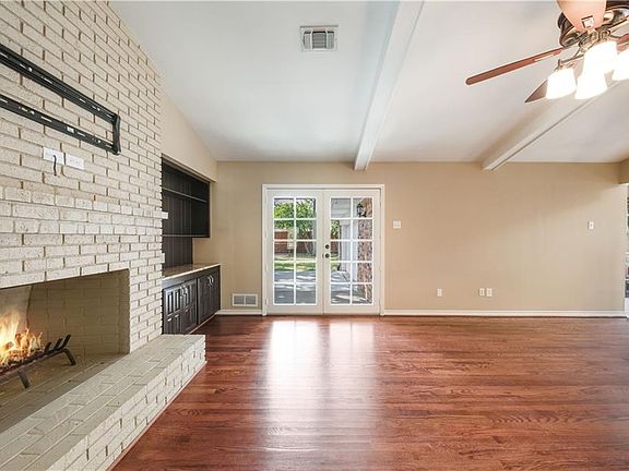 3rd image of 4733 Creighton Dr