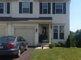 156 S Savanna Dr, Pottstown, PA 19465