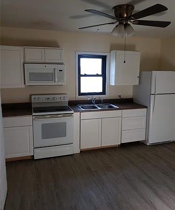 5th image of 2631 Crawford Ave