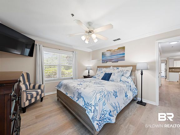 2nd image of 2200 W 2nd St #104