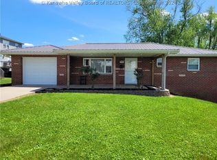 2713 2nd St, Hurricane, WV 25526