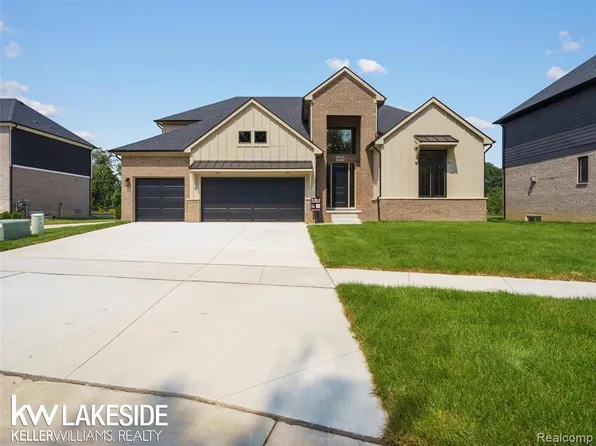 18842 Via Firenze, Macomb, MI 48044