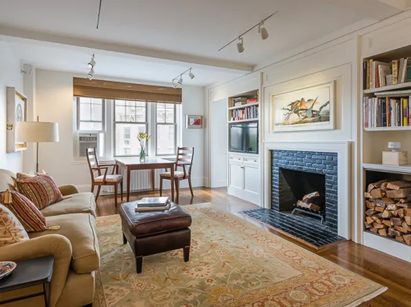 302 West 12th Street image 1 of 5