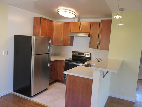 2nd image of 49 Roque Moraes Ct APT 6