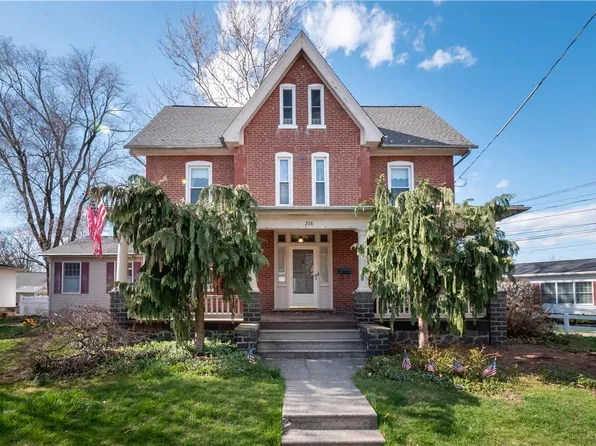 208 Locust St, Coopersburg, PA 18036