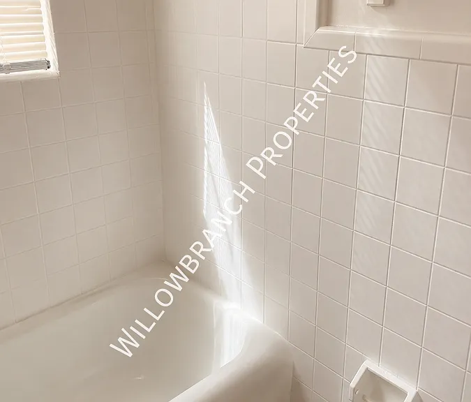 2335 Riverside Ave #1 — Photo 6