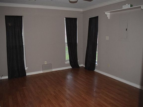 5th image of 3402 Wesley Aaron Dr
