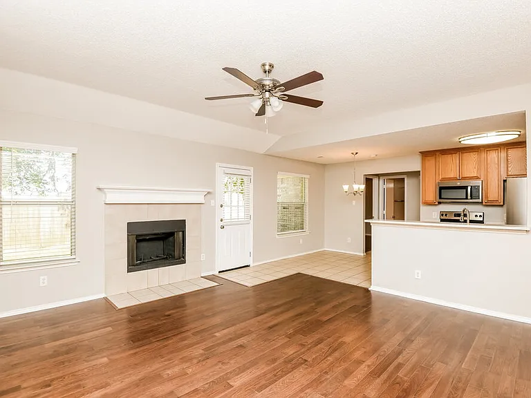 1706 Tonya May Ln — Photo 5