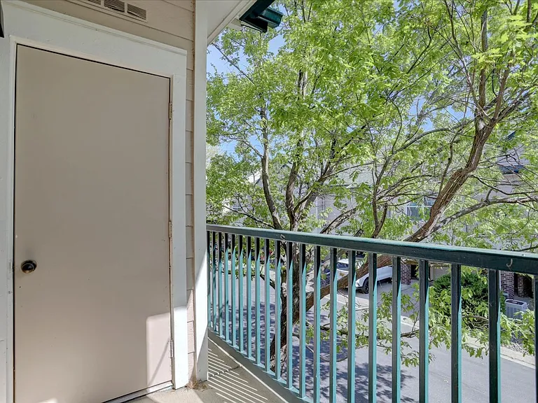 1849 Spaulding Cir — Photo 21
