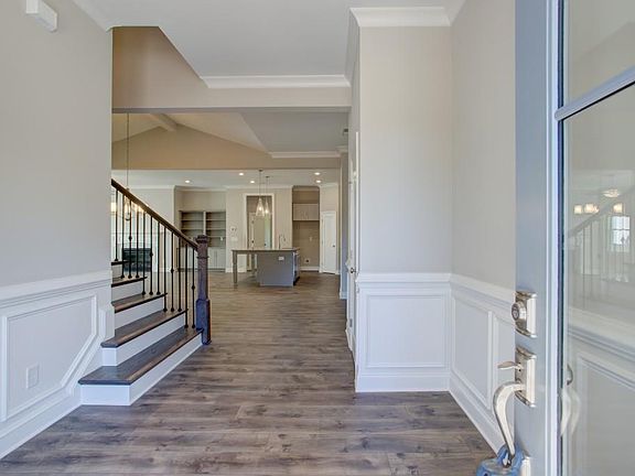 4th image of 102 Ivey Way