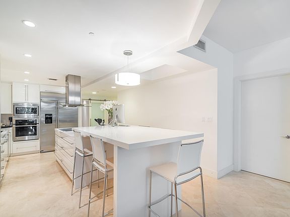 2nd image of 765 Crandon Blvd APT 109