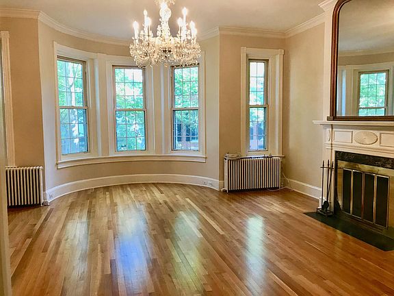 Living room - 2nd floor