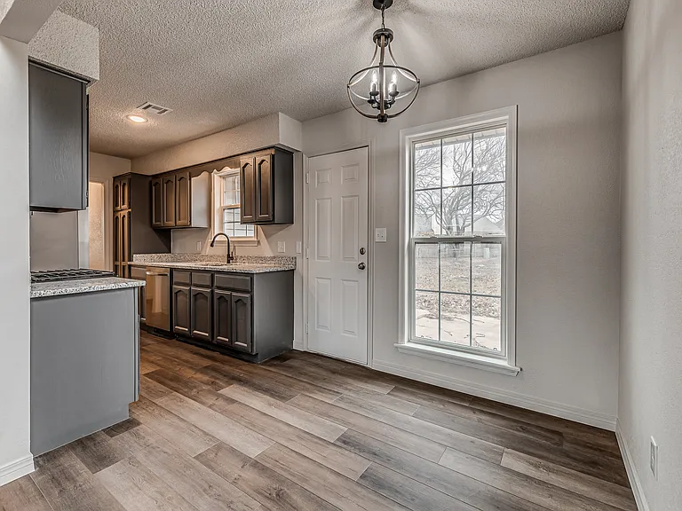 14527 S Maple Pl — Photo 10