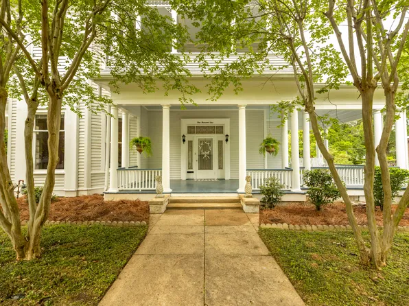 1001 10th St N, Columbus, MS 39701