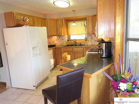 5th image of 8514 S 142nd Ave